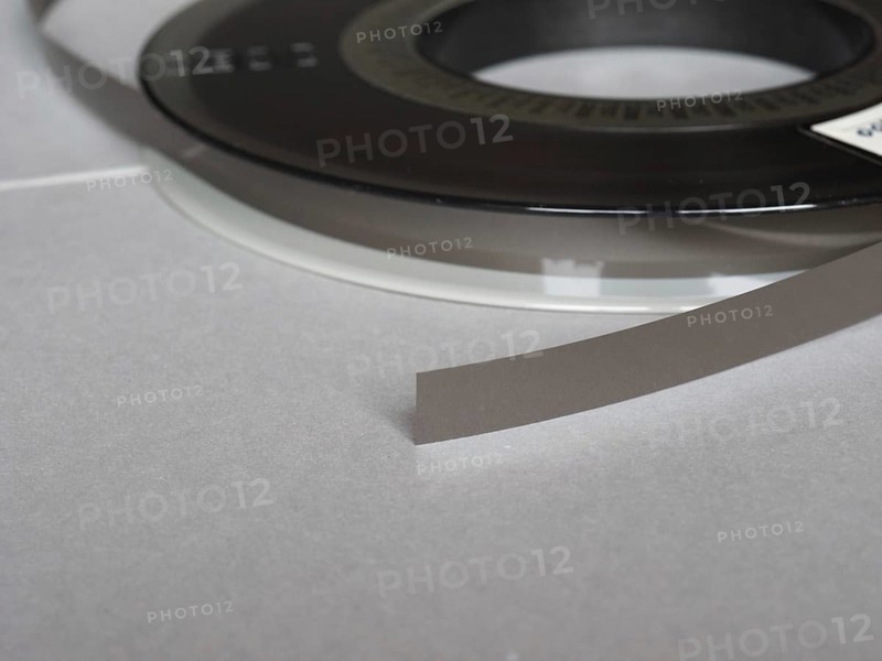 Magnetic tape reel