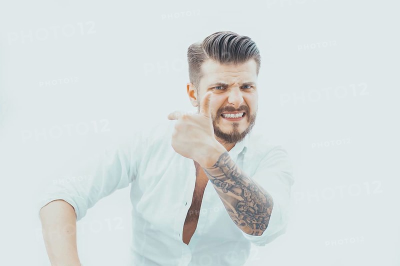 The boss points the subordinate to the exit! The concept of dismissal