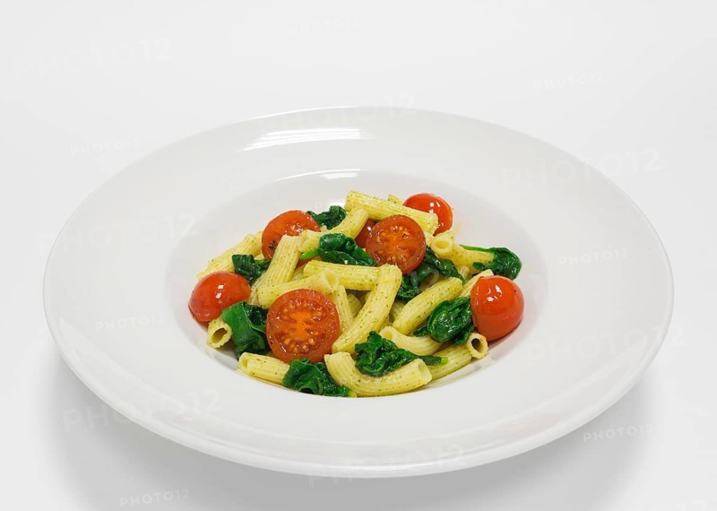Gourmet pasta with cherry tomatoes