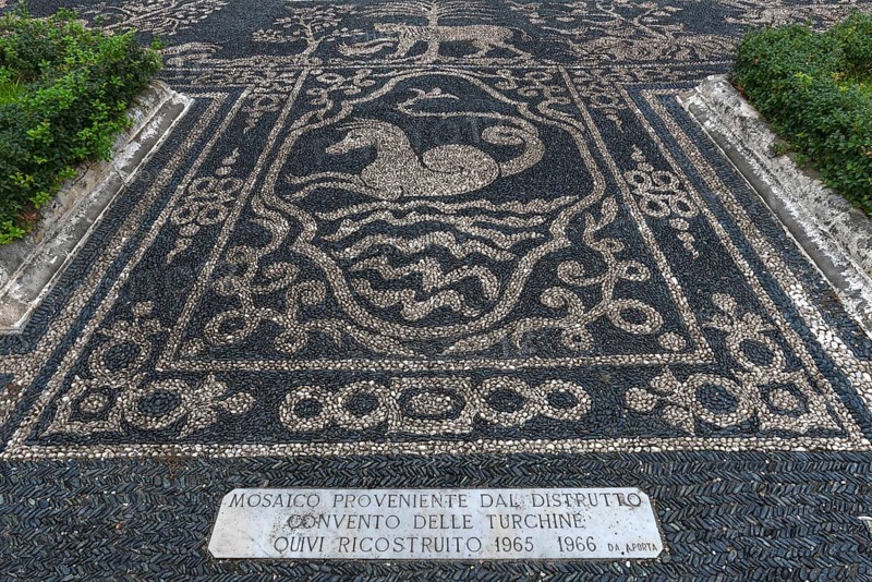 Stone mosaic of white and black sea pebbles from 1737