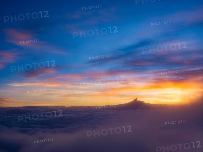 Dawn over the sea of clouds