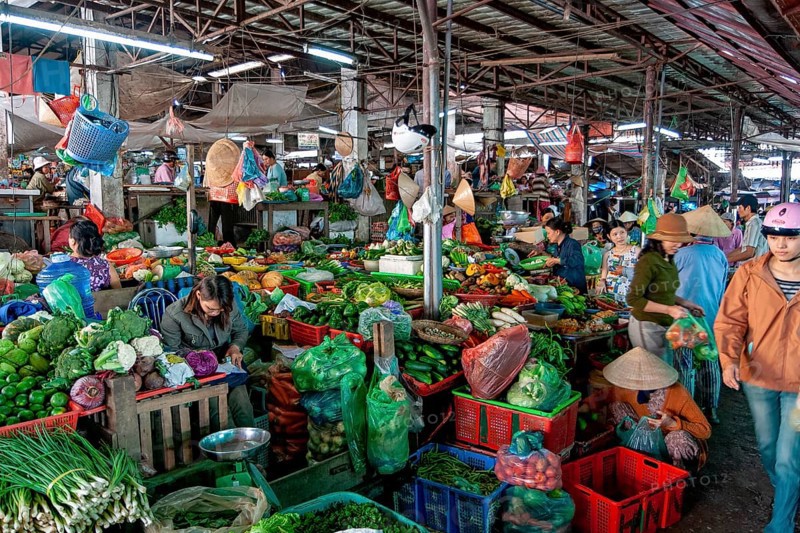 Market hall vegetables in Hoi An