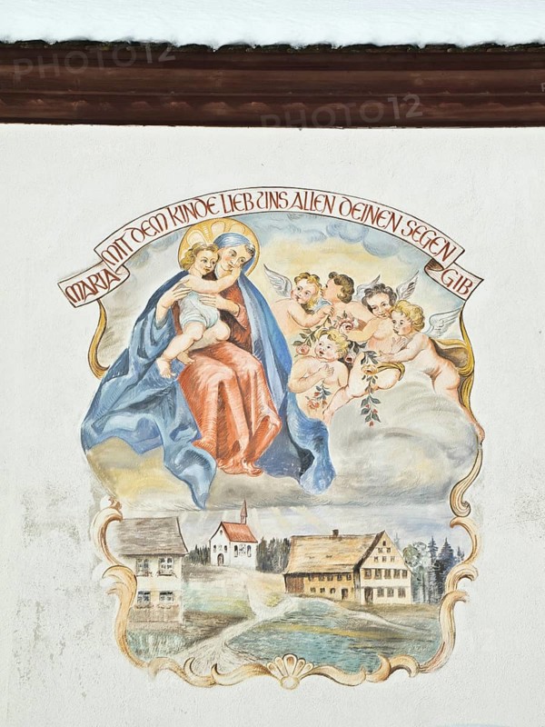 Air painting at the chapel of the Ebenemooshof