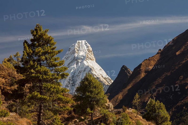 Six-thousander Ama Dablam