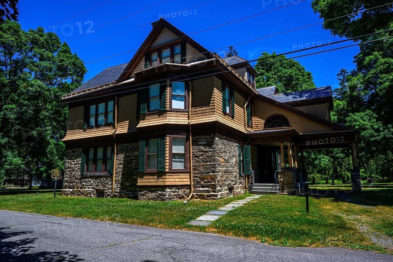 Historic Huguenot Street