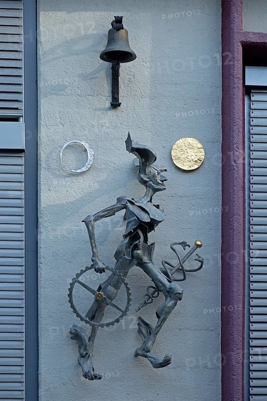 Metal figure at the valley station