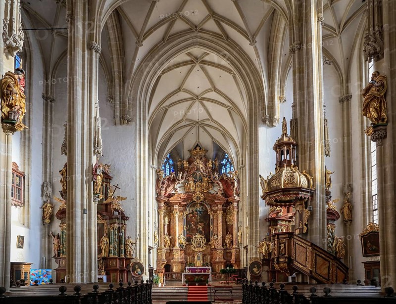 Gothic nave and baroque high altar