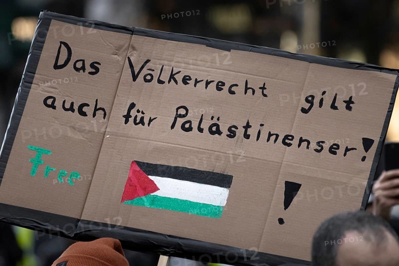 Hundreds of people take part in a pro-Palestine demonstration in Frankfurt am Main on 23 December 2023. The demonstration is accompanied by a massive police presence. Since a terrorist attack by Hamas on Israel on 7 October 2023 and Israel's subsequent intervention in the Gaza Strip
