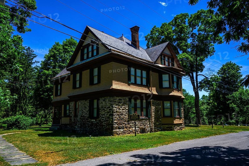 Historic Huguenot Street
