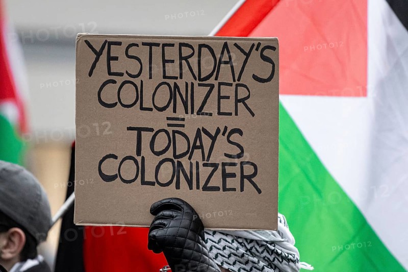 Hundreds of people take part in a pro-Palestine demonstration in Frankfurt am Main on 23 December 2023. The demonstration is accompanied by a massive police presence. Since a terrorist attack by Hamas on Israel on 7 October 2023 and Israel's subsequent intervention in the Gaza Strip