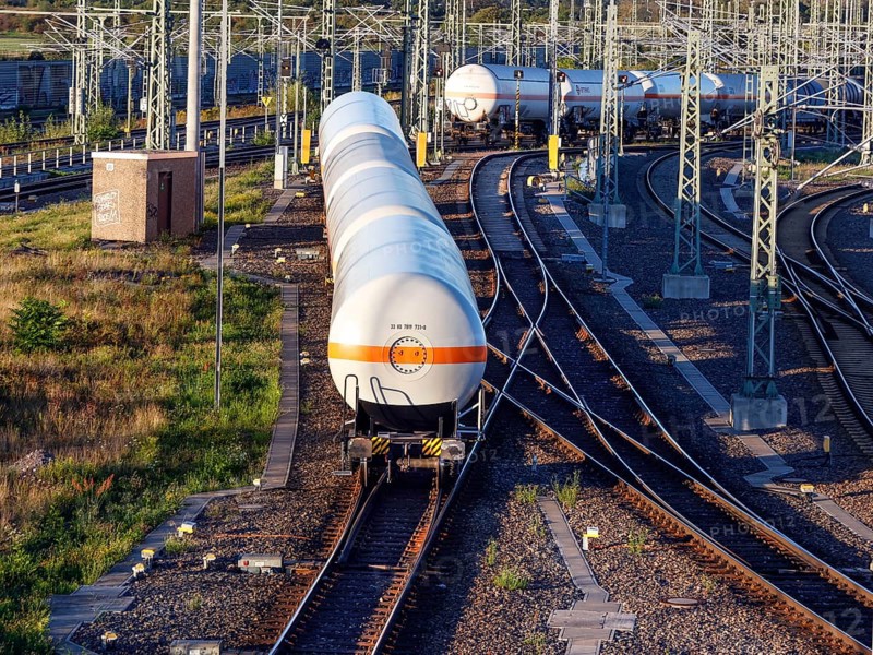 Tank wagons from GATX Rail Europe are automatically assembled in DB Cargo's train formation facility in Halle