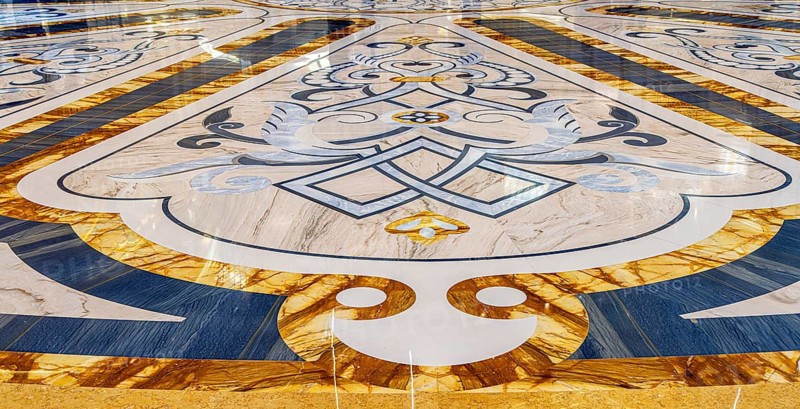Floor pattern in the main hall