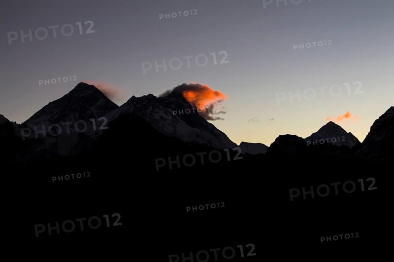 View towards the East at daybreak from Gokyo Ri