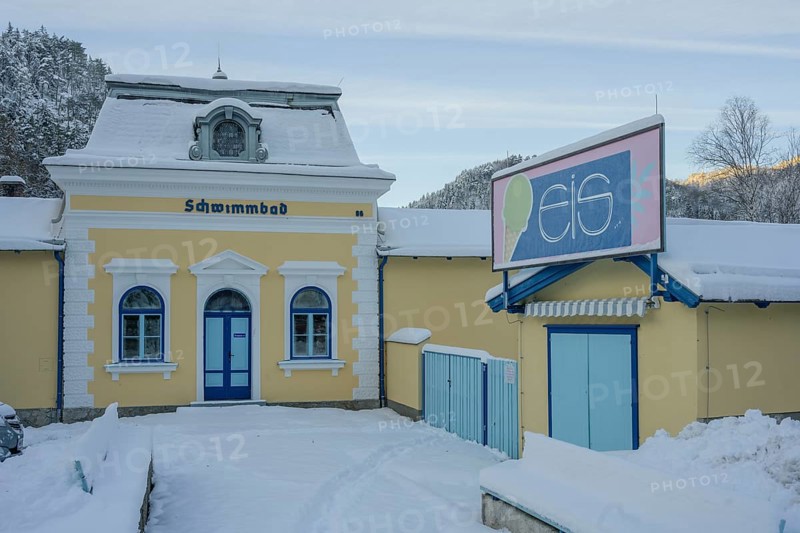 Entrance to the swimming pool in winter