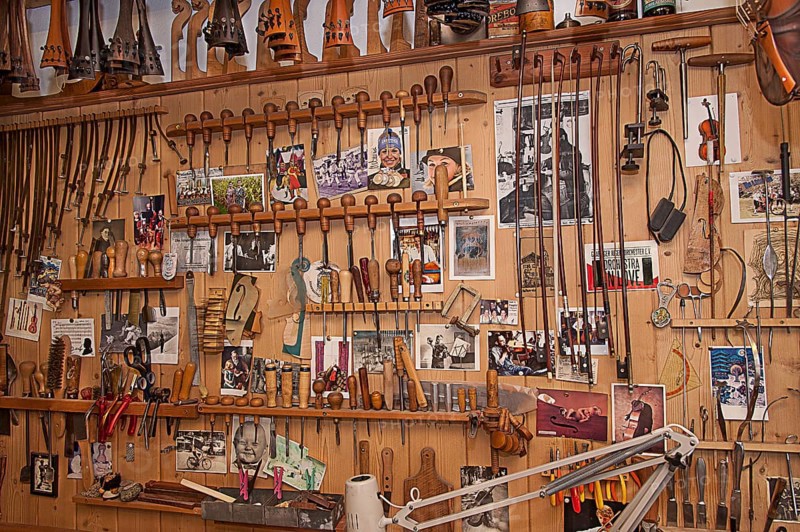 Violin making workshop of violin maker Rainer Leonhardt