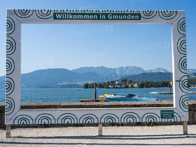 Picture frame as photo point