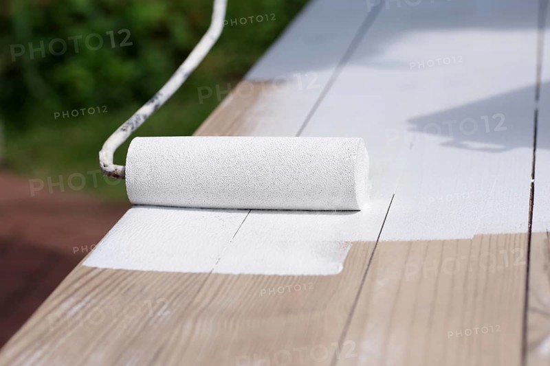 Paint roller, table, colour, paint, tool, renovate, white, A wooden table is painted with white paint using a paint roller