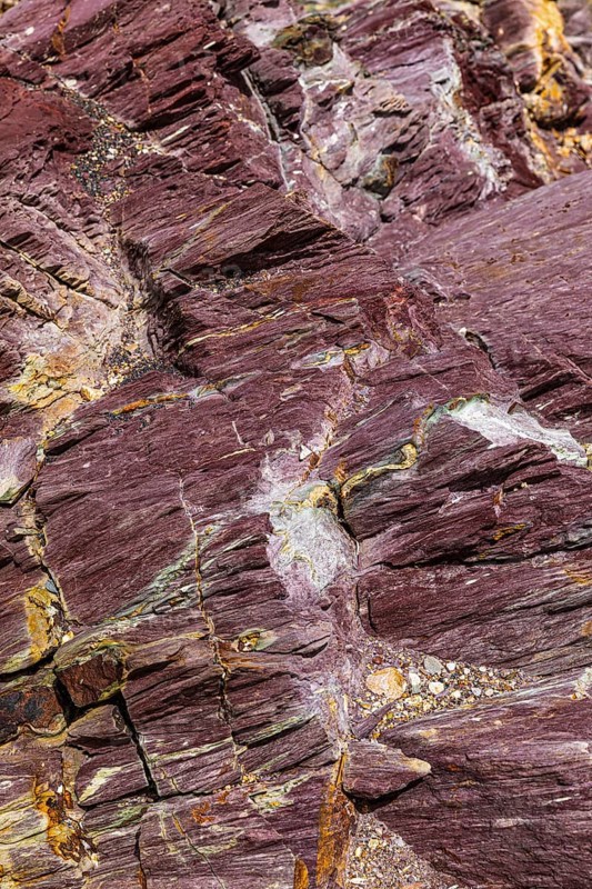 Coloured, ferrous mineral rocks on the beach of Topinetti, near Rio Marina, Elba, Tuscan Archipelago, Tuscany, Italy, Europe