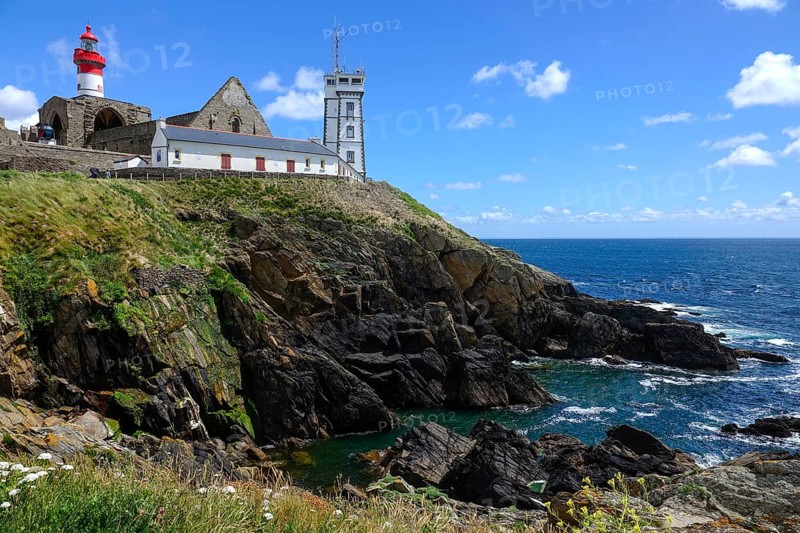 Semaphore, ruins of the Saint-Mathieu abbey and lighthouse on the Pointe Saint-Mathieu, Plougonvelin, Finistere department, Brittany region, France, Europe