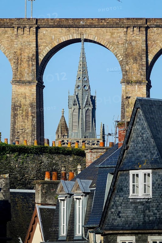 View from the Place Alende, on the viaduct of the railway line Paris-Brest and church tower of the Eglise Saint Melaine, Morlaix Montroulez, Departement Finistere Penn Ar Bed, Region Bretagne Breizh, France, Europe