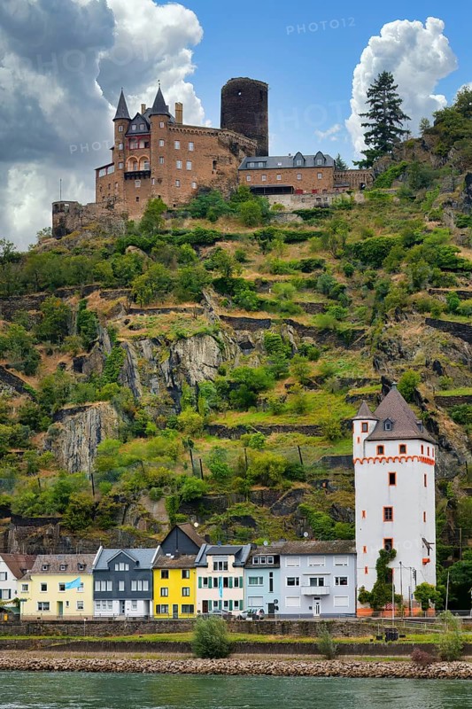 Katz Castle overlooking the Rhine River, St Goarshausen, Rhineland Palatinate, Germany, Europe