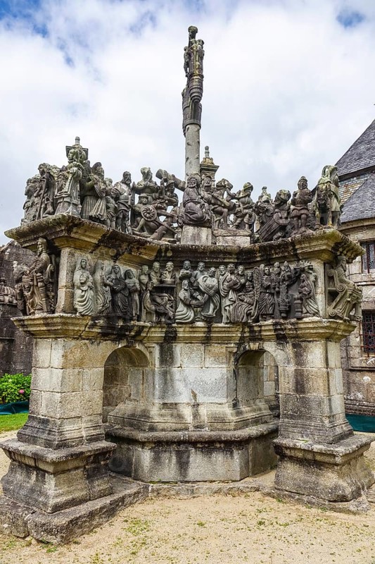 Calvary Calvaire, granite stone carving, Enclos Paroissial parish enclosure of Guimiliau, Finistere Penn ar Bed department, Brittany Breizh region, France, Europe