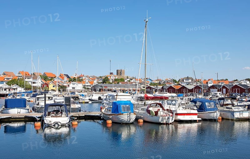 Boat harbour in Hoenoe, Hoenoe archipelago island, Oeckeroe municipality, Vaestra Goetalands laen province, Sweden, Europe