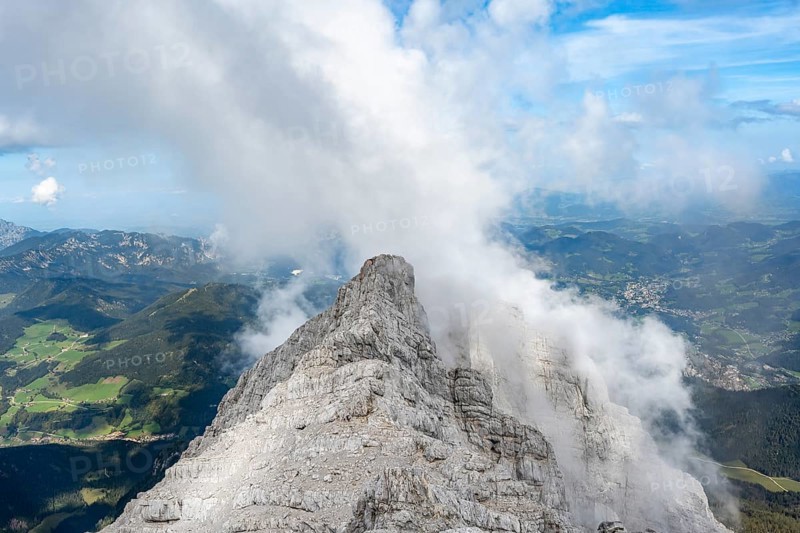 Rocky narrow mountain ridge with summit Watzmann Hocheck, view from Watzmann middle summit to mountain panorama, Watzmann crossing, Berchtesgaden National Park, Berchtesgaden Alps, Bavaria, Germany, Europe