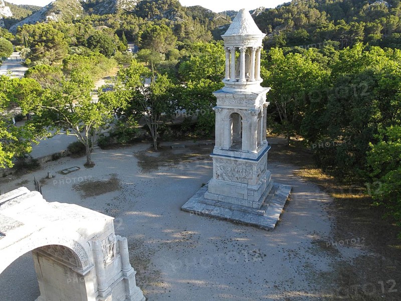 Les Antiques, Glanum, Saint-Remy-de-Provence, Bouches-du-Rhone, Provence, France, Europe