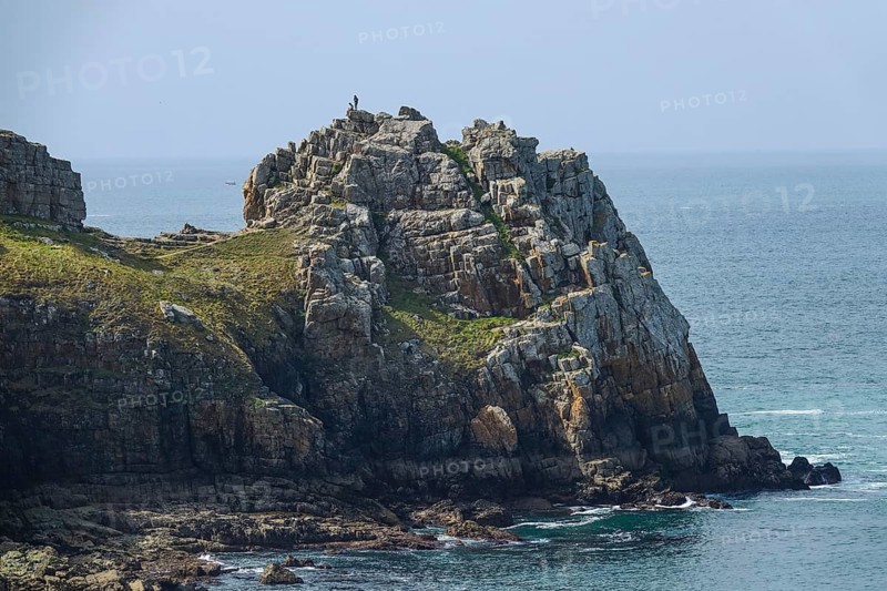Rock formation at the Pointe de Dinan, Crozon, Crozon Peninsula, Finistere Penn ar Bed department, Brittany Breizh region, France, Europe