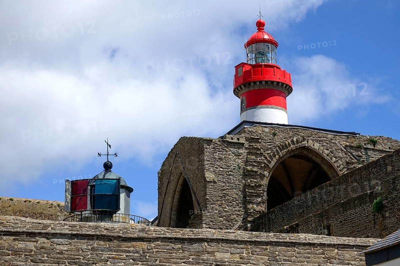 Ruins of the Saint-Mathieu abbey and lighthouse on the Pointe Saint-Mathieu, Plougonvelin, Finistere department, Brittany region, France, Europe
