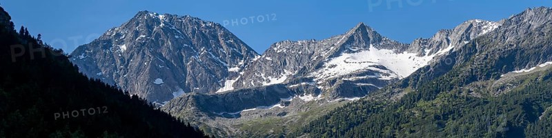 Panorama, rocky mountain peaks Grosser Greiner and Kleiner Greiner with snow, Zillertal Alps, Tyrol, Austria, Europe