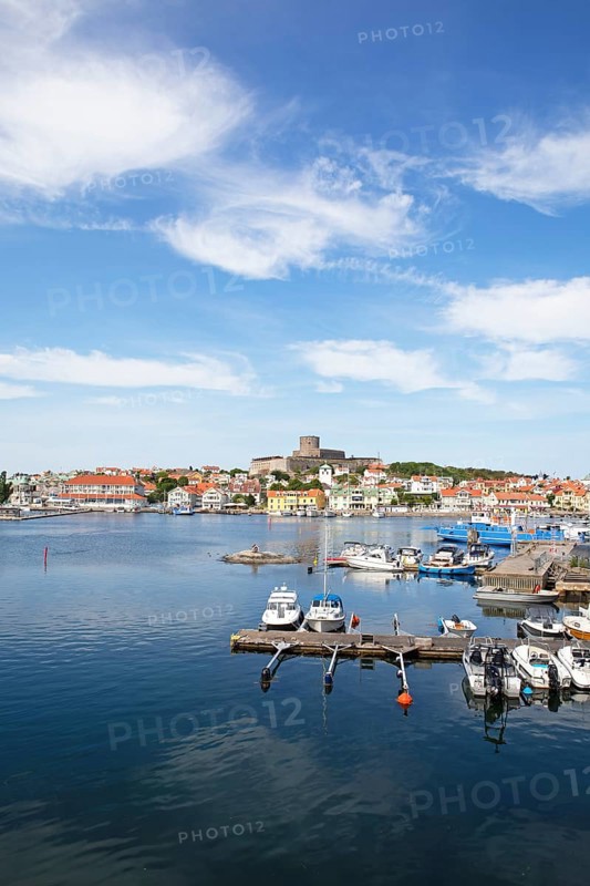 Marstrandsoe archipelago island with the harbour and Carlsten Fortress, Marstrand, Vaestra Goetalands laen, Sweden, Europe
