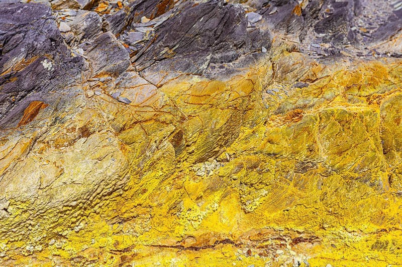 Coloured, ferrous mineral rocks on the beach of Topinetti, near Rio Marina, Elba, Tuscan Archipelago, Tuscany, Italy, Europe
