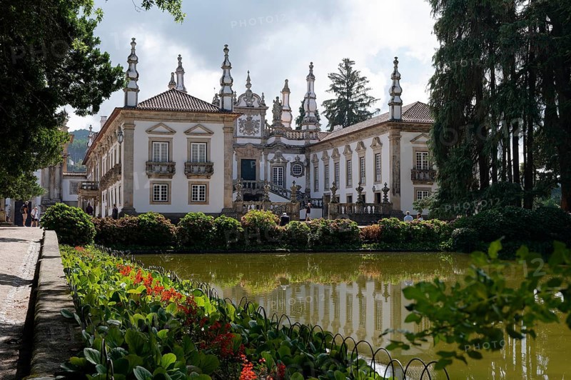 Reflection, pond, Mateus Palace (Fundacao da Casa de Mateus), Mateus, Vila Real, Portugal, Europe