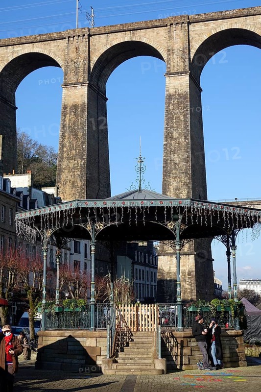 Place des Otages with bandstand, viaduct of the Paris-Brest railway line, Morlaix Montroulez, Finistere Penn Ar Bed department, Bretagne Breizh region, France, Europe