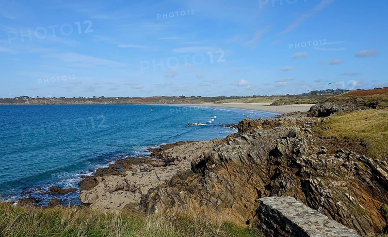 Sandy beach beach Plage des Blancs Sablons, seen from the peninsula Kermorvan, Le Conquet, department Finistere Pen ar Bed, region Bretagne Breizh, France, Europe