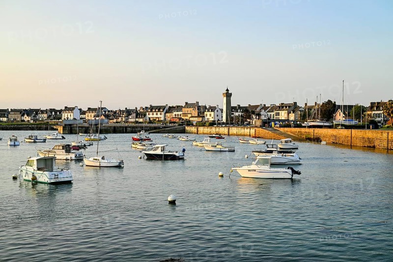 Old harbour with boats and lighthouse, Roscoff, Finistere, Brittany, France, Europe