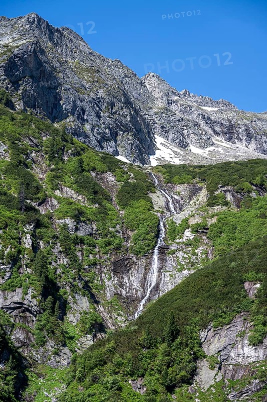 Kesselbach waterfall, rocky mountain peaks, Berliner Hoehenweg, Zillertal Alps, Tyrol, Austria, Europe