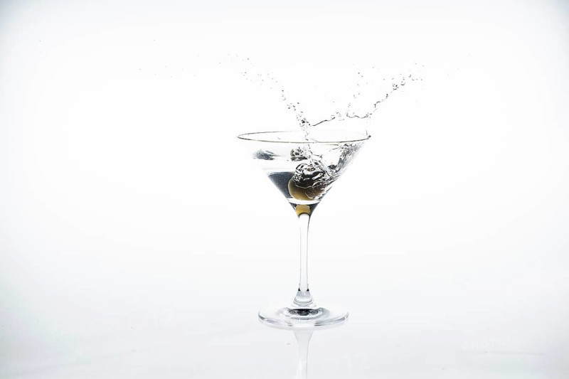 Cocktail Martini, white background, studio shot