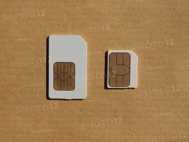 SIM and USIM card used in phones