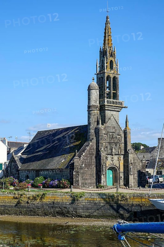 Church of Notre Dame de Bonne Nouvelle at the mouth of the river Le Camfrout in the bay of Brest, Hopital-Camfrout, Finistere Penn ar Bed, Bretagne Breizh, France, Europe