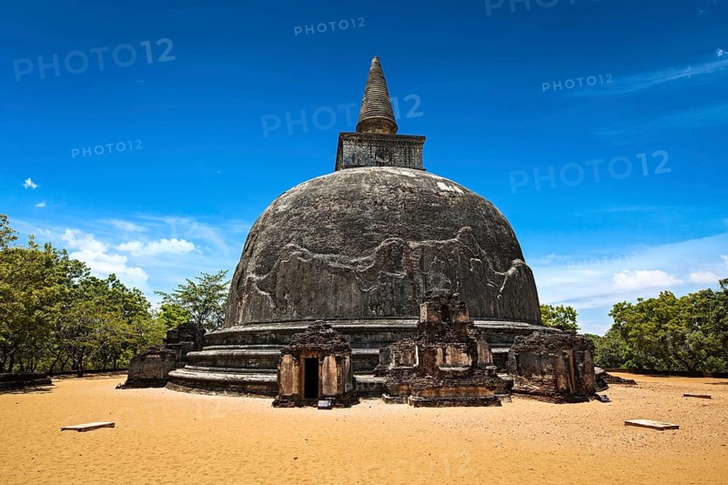 Kiri Vihara, ancient dagoba. Polonnaruwa, Sri Lanka, Asia
