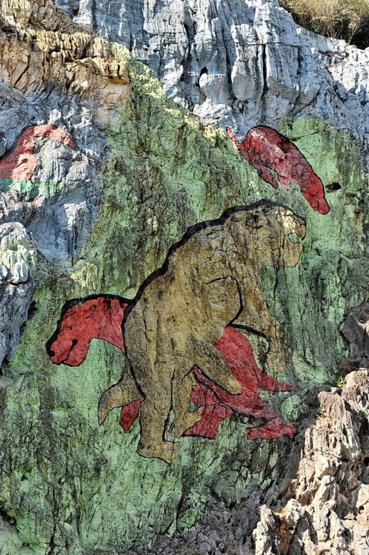 Detail, Mural de la Prehistoria, prehistoric wall, painted in 1961 by Mexican artist Leovigildo Gonzalez Morillo, size 120x180 metres, Vinales, Unesco World Heritage Site, Pinar del Rio Province, Cuba, Greater Antilles, Caribbean, Central America