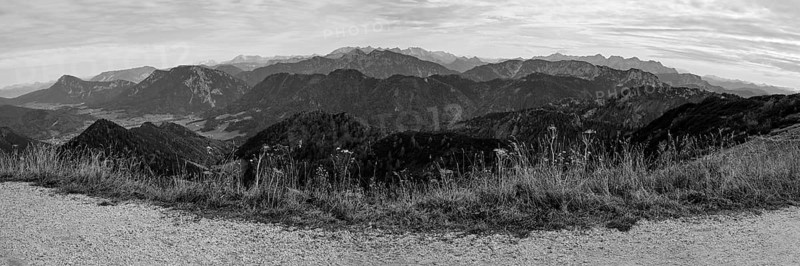 View from Hochfelln to Chiemgau Alps with Ruhpolding, behind Berchtesgaden Alps, Leoganger and Loferer Steinberge, Panorama, Bergen, Chiemgau, Upper Bavaria, Bavaria, Germany, Europe
