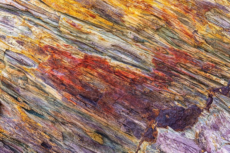 Coloured, ferrous mineral rocks on the beach of Topinetti, near Rio Marina, Elba, Tuscan Archipelago, Tuscany, Italy, Europe