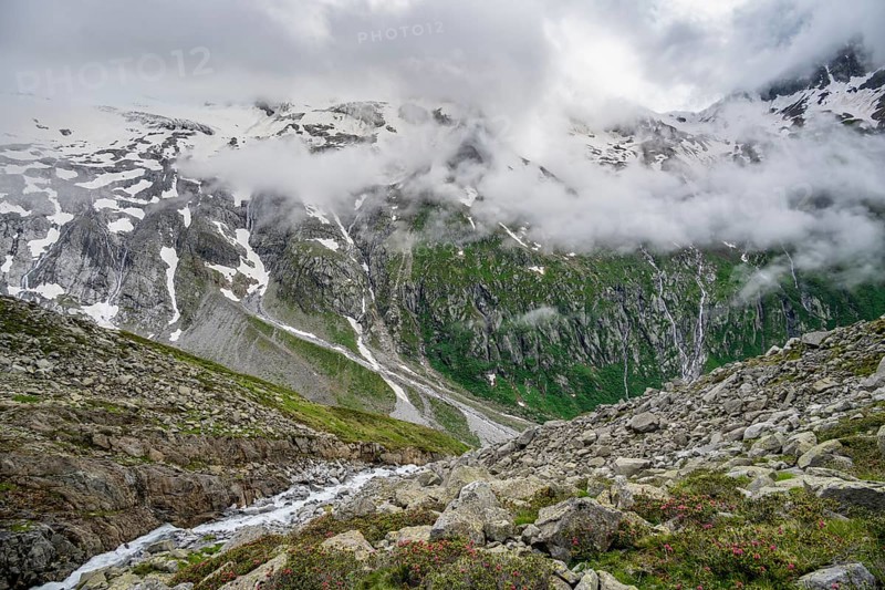 Cloudy mountain landscape, view of rocky and glaciated mountains, Furtschaglhaus, Berliner Hoehenweg, Zillertal, Tyrol, Austria, Europe