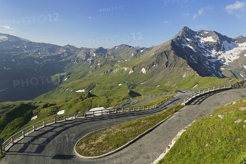 View from the Edelweissspitze over the Grossglockner High Alpine Road, Grossglockner-Hochalpenstrasse, Hohe Tauern NP, Salzburg, Austria, Europe