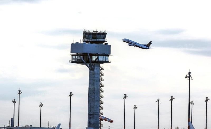 A Boeing 737-800 of the airline Ryanair takes off at BER Berlin Brandenburg Airport Willy Brandt, Schoenefeld, 28/03/2023