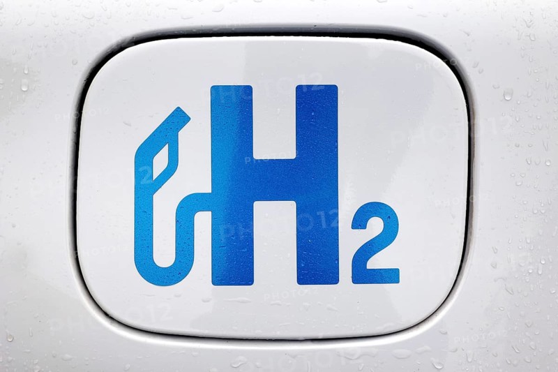 Hydrogen logo on a hydrogen-powered vehicle, Berlin, 11.01.2023
